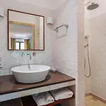 Villa Mas De La Tour *