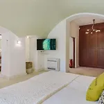 Villa Mas De La Tour