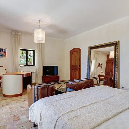 Mas De La Tour Villa