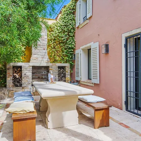 Villa Mas De La Tour