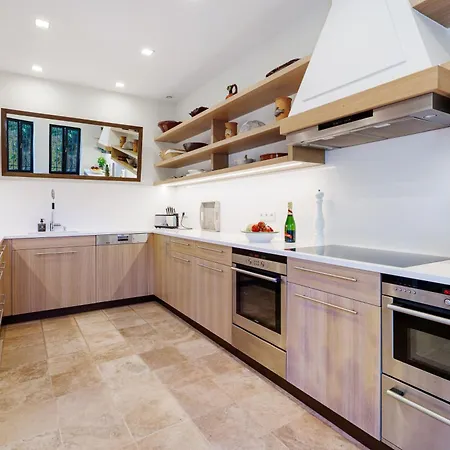 Mas De La Tour Villa *