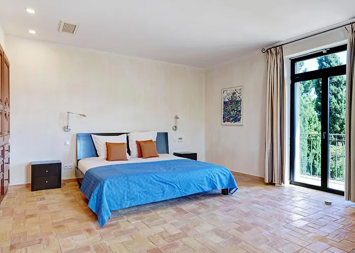 Mas De La Tour Villa