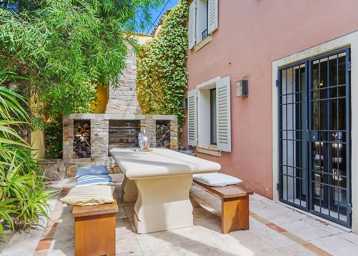 فيلة Mas De La Tour