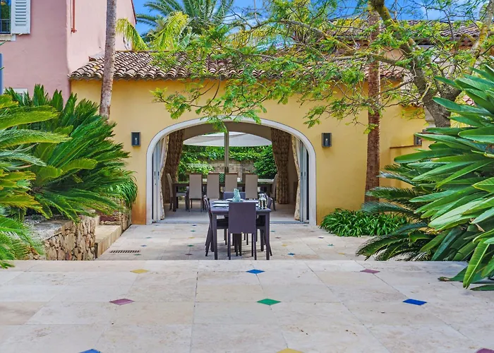 Villa Mas De La Tour